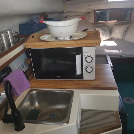 보트호텔 Port De Laurent Du Var - Bateau Moteur 생로랑뒤바르