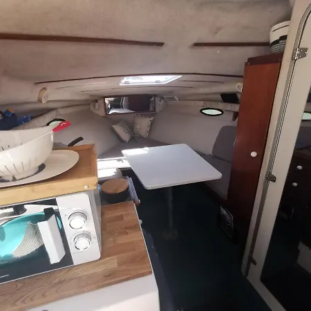 보트호텔 Port De Laurent Du Var - Bateau Moteur 생로랑뒤바르