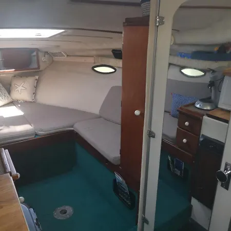 Port De Laurent Du Var - Bateau Moteur Botel *